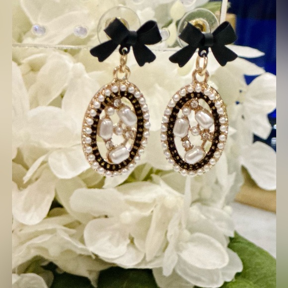 Jewelry - New cute black bow & plastic pearl drop earrings